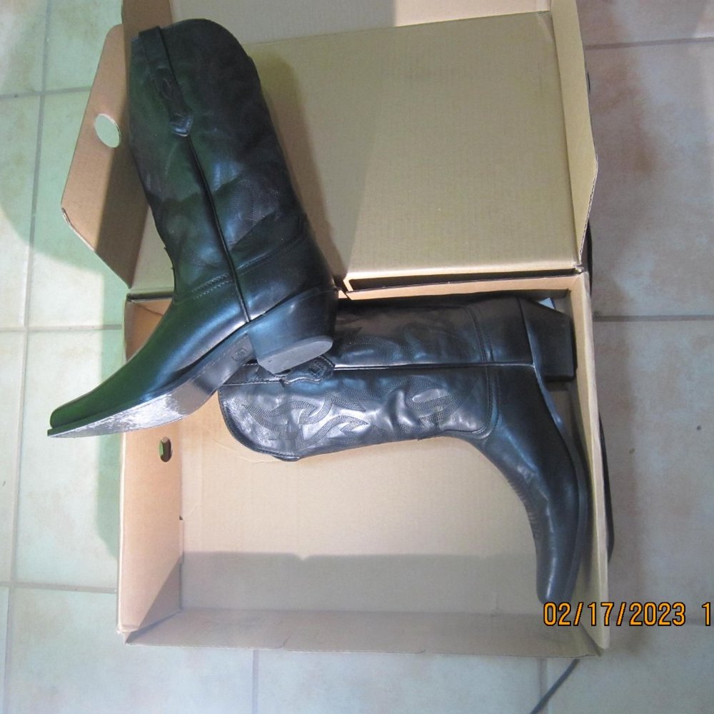 boots - Picture 6 of 12